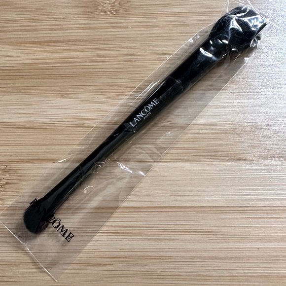 2/$20 • Lancôme Set of 2 Dual Ended Brushes - Picture 3 of 9